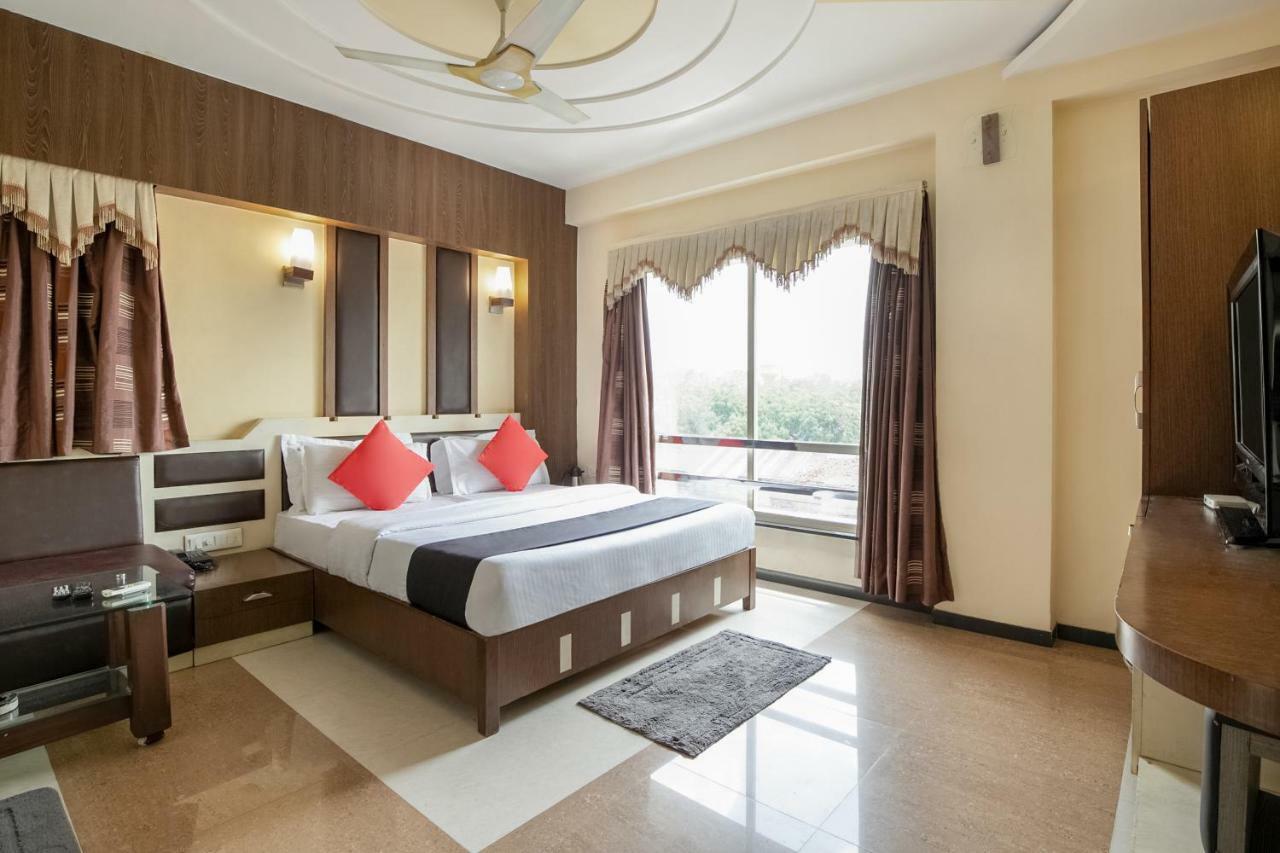Capital O 978 Marshall The Hotel Ahmedabad Ngoại thất bức ảnh