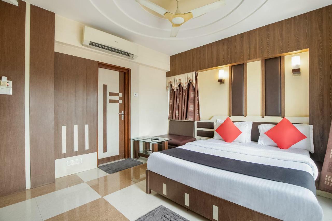 Capital O 978 Marshall The Hotel Ahmedabad Ngoại thất bức ảnh