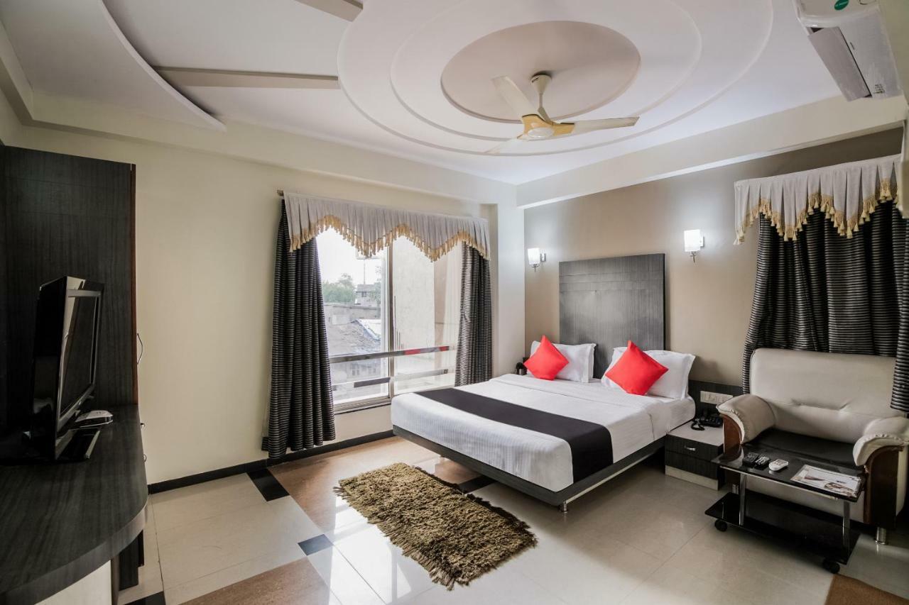 Capital O 978 Marshall The Hotel Ahmedabad Ngoại thất bức ảnh