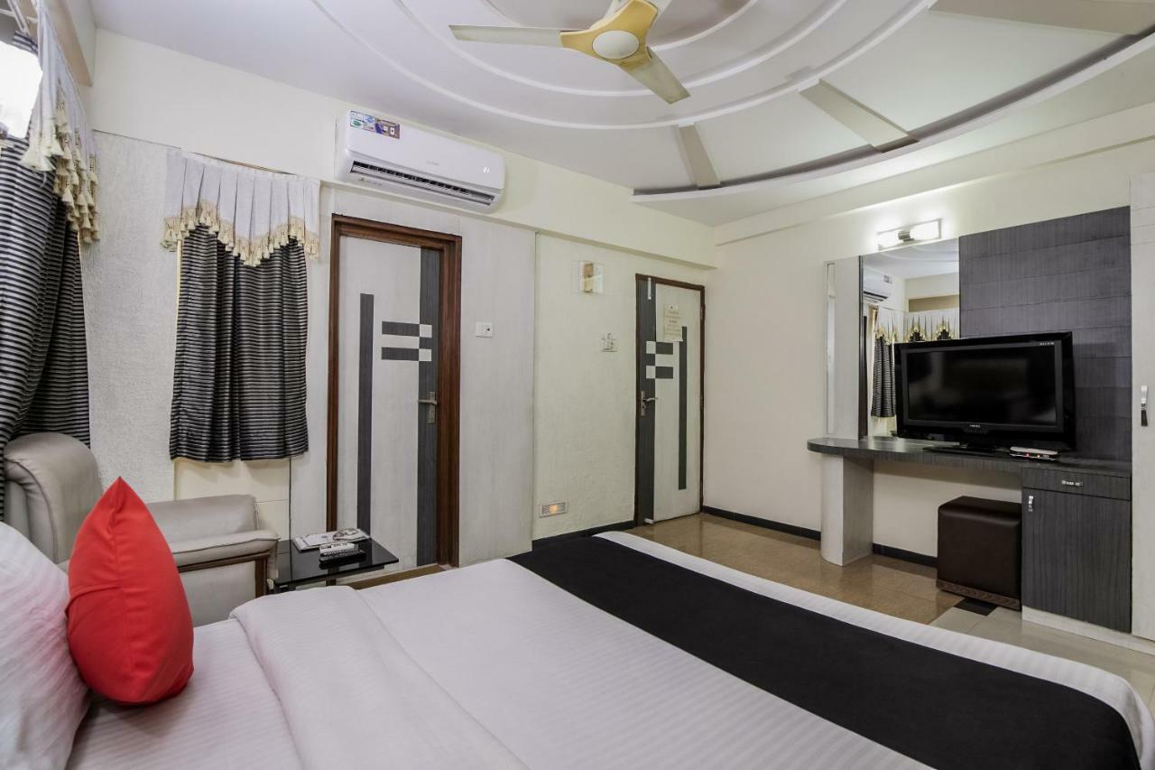 Capital O 978 Marshall The Hotel Ahmedabad Ngoại thất bức ảnh