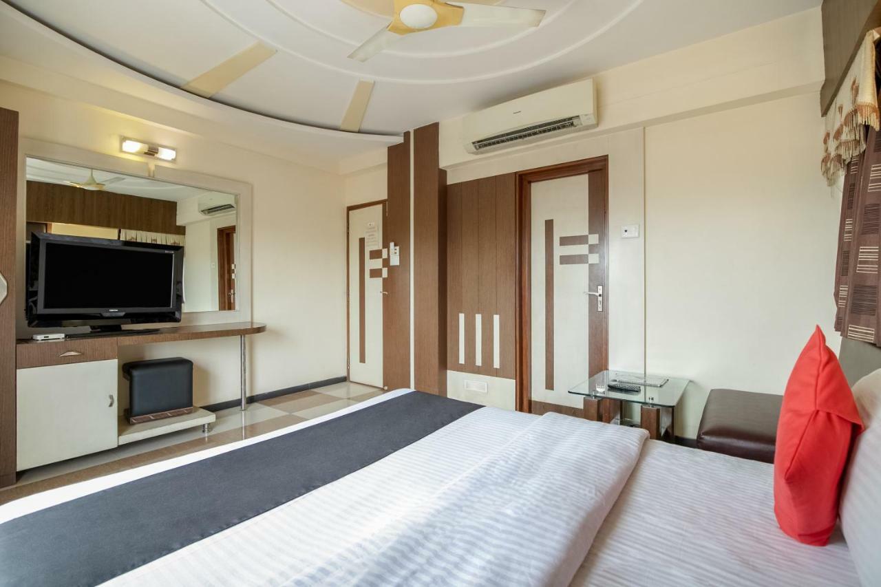 Capital O 978 Marshall The Hotel Ahmedabad Ngoại thất bức ảnh