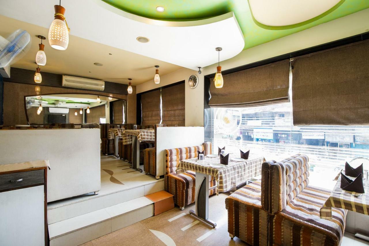 Capital O 978 Marshall The Hotel Ahmedabad Ngoại thất bức ảnh