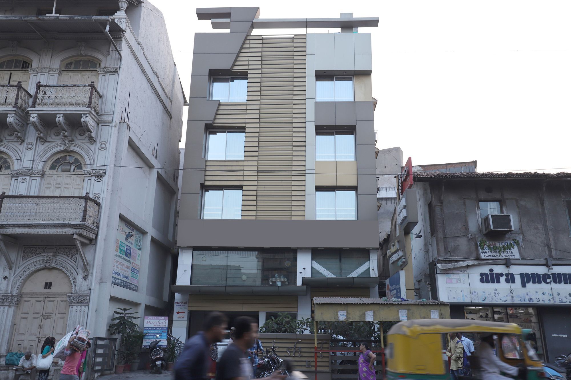 Capital O 978 Marshall The Hotel Ahmedabad Ngoại thất bức ảnh
